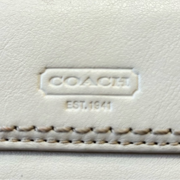 Coach Buttery Soft Leather Turn Lock Wallet EUC - Picture 4 of 15